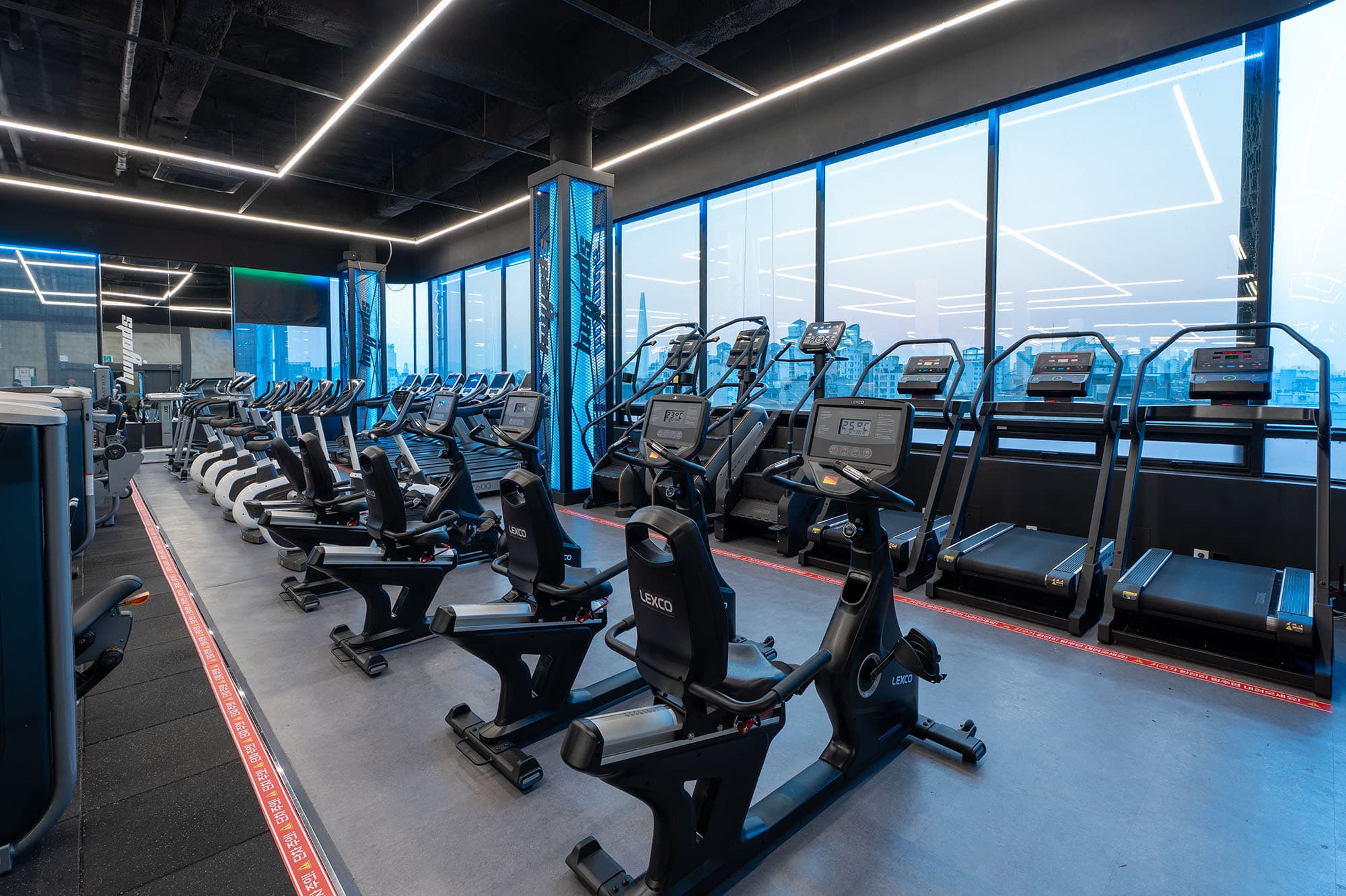 Photo by https://kr.object.ncloudstorage.com/fibud-storage/fibud/prod/origin/resume/151.jpg