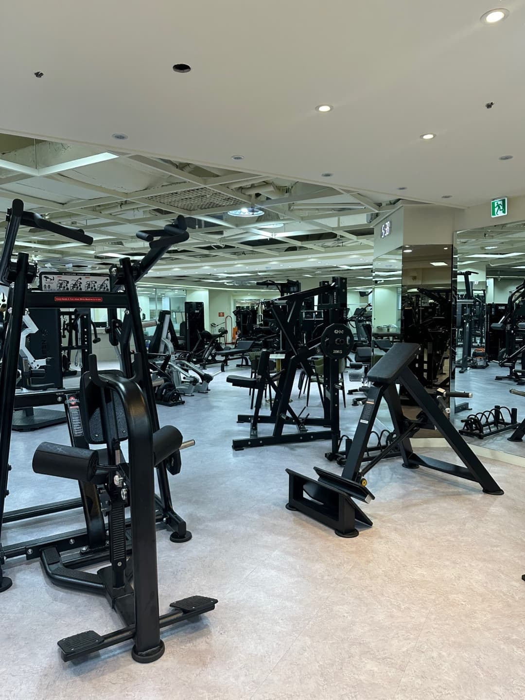 Photo by https://kr.object.ncloudstorage.com/fibud-storage/fibud/prod/origin/resume/183.jpg