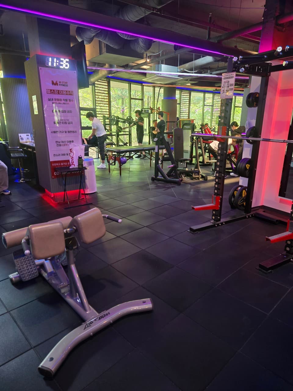 Photo by https://kr.object.ncloudstorage.com/fibud-storage/fibud/prod/origin/resume/221.jpg