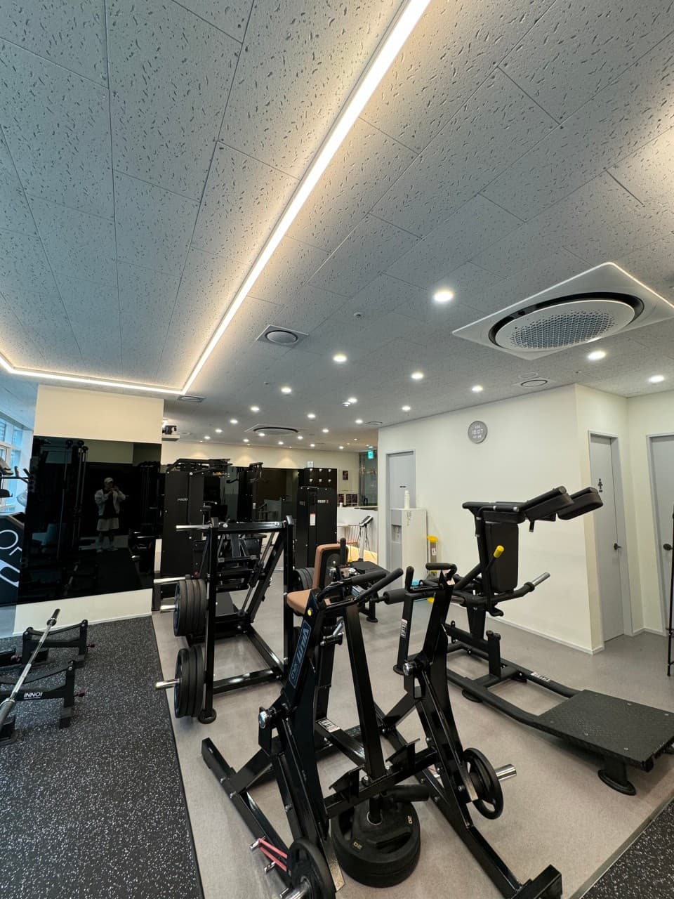 Photo by https://kr.object.ncloudstorage.com/fibud-storage/fibud/prod/origin/resume/26.jpg