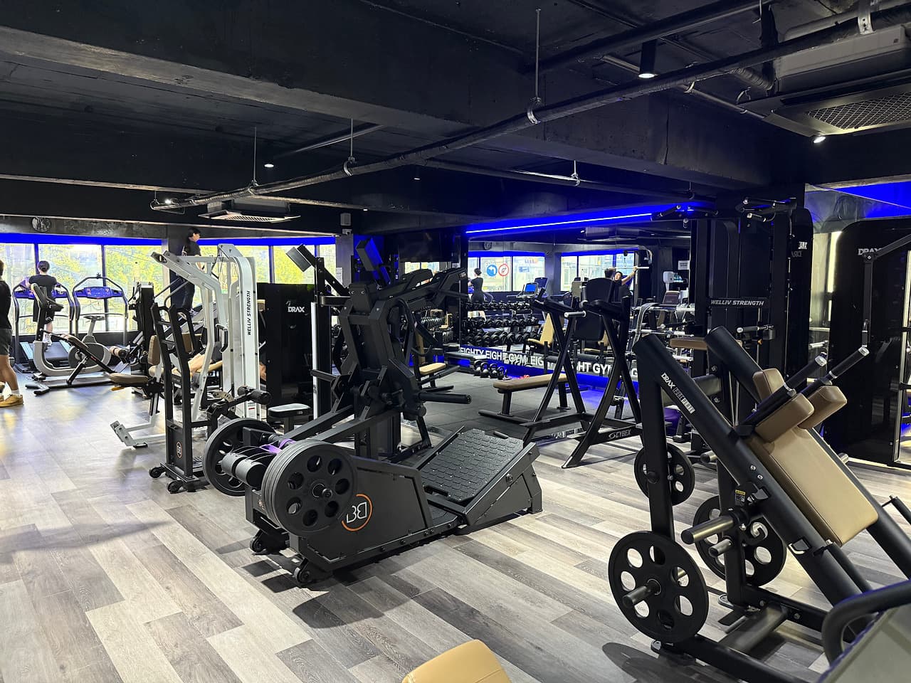 Photo by https://kr.object.ncloudstorage.com/fibud-storage/fibud/prod/origin/resume/347.jpg