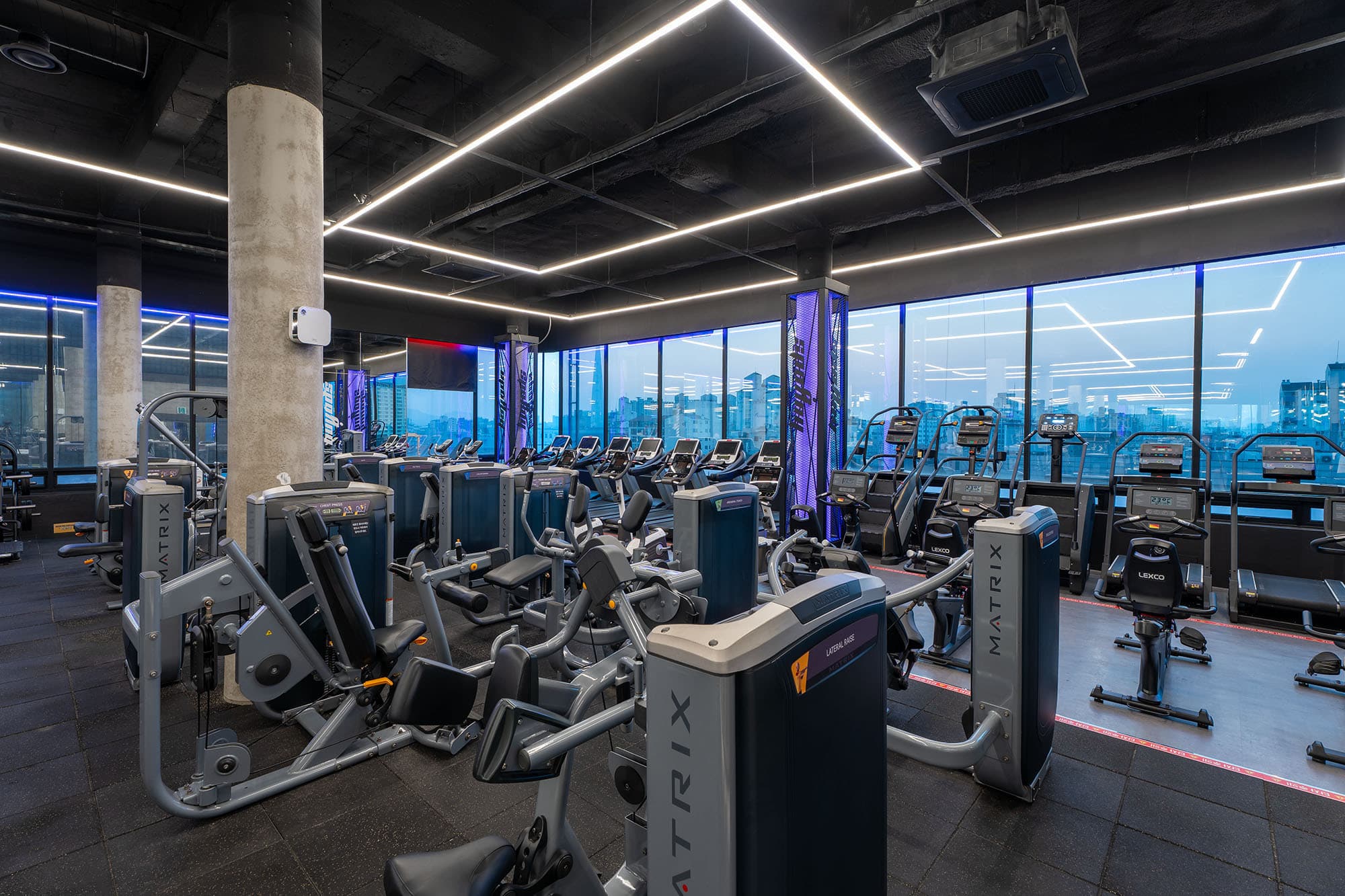 Photo by https://kr.object.ncloudstorage.com/fibud-storage/fibud/prod/origin/resume/407.jpg