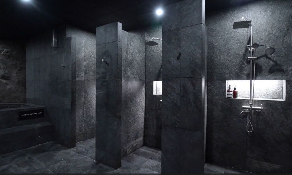 Photo by https://kr.object.ncloudstorage.com/fibud-storage/fibud/prod/origin/resume/435.jpg