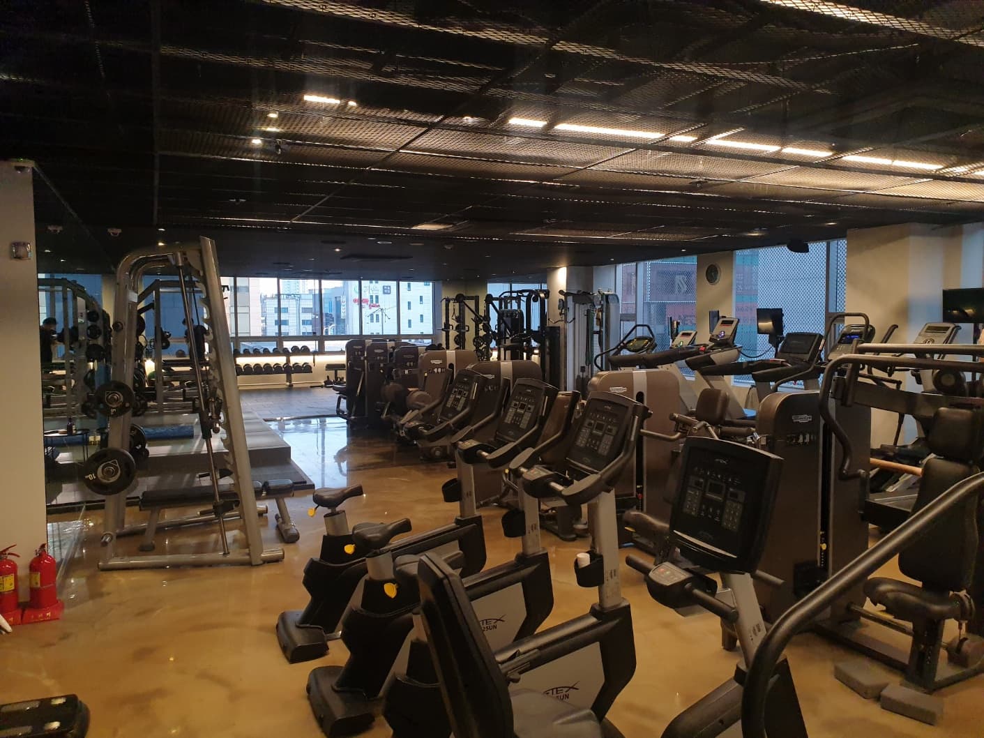 Photo by https://kr.object.ncloudstorage.com/fibud-storage/fibud/prod/origin/resume/496.jpg