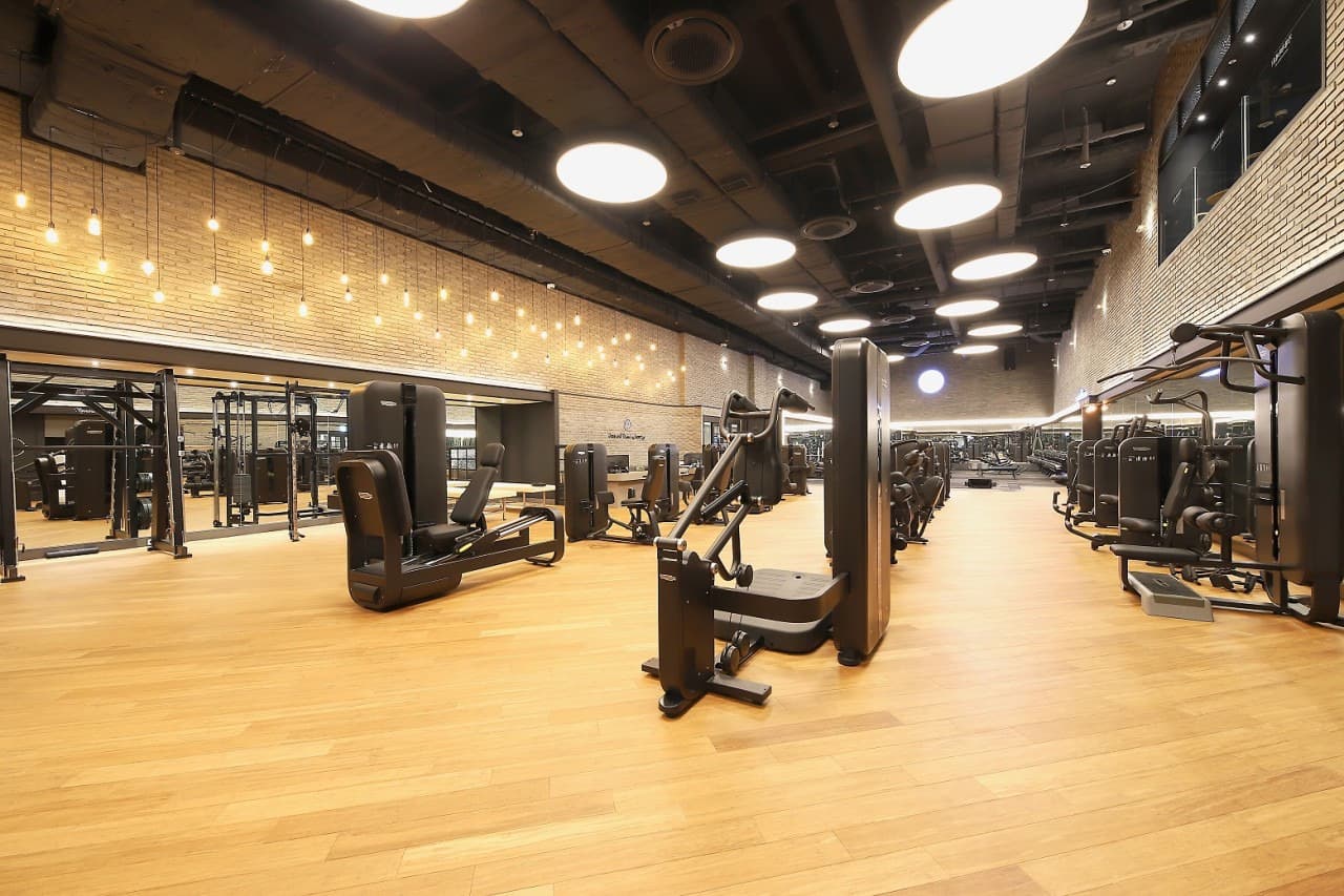 Photo by https://kr.object.ncloudstorage.com/fibud-storage/fibud/prod/origin/resume/63.jpg